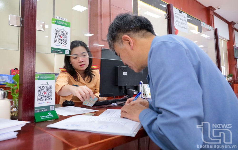 Không để gián đoạn việc sát hạch, cấp, đổi giấy phép lái xe