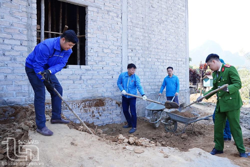 Khi công an chính quy về xã