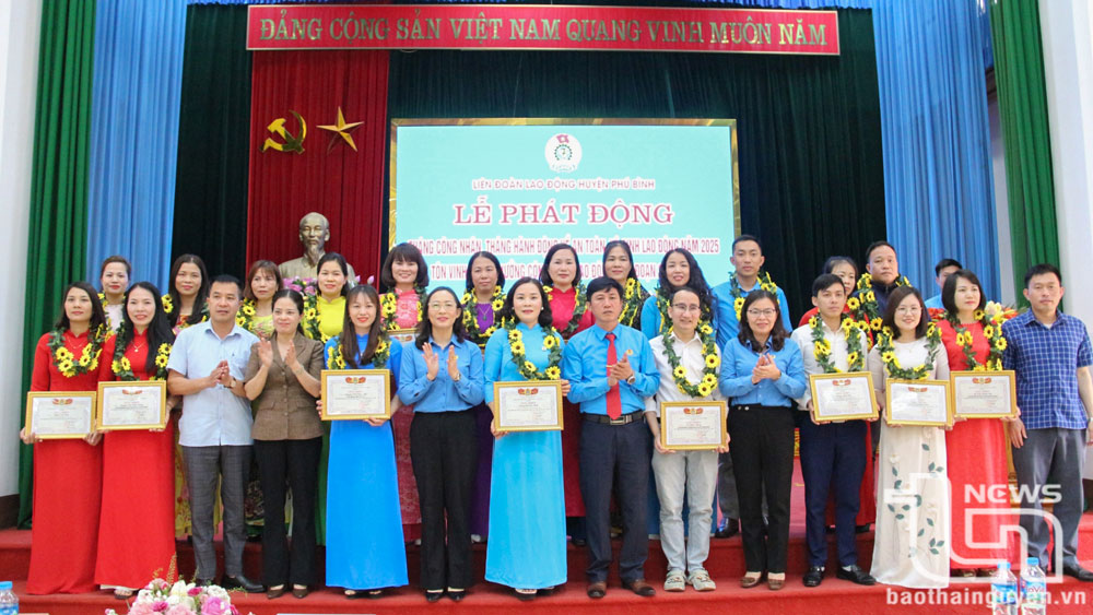 Khen thưởng các tập thể, cá nhân trong hoạt động công đoàn