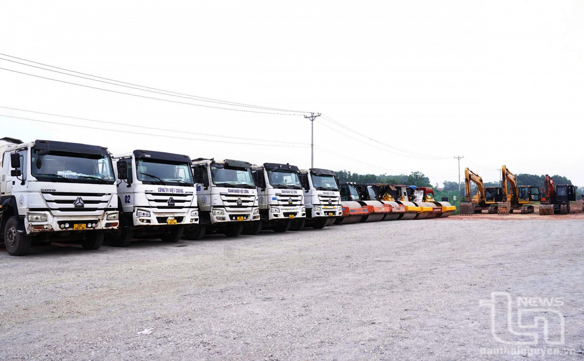 Doanh nghiệp chuẩn bị sẵn sàng máy móc để thi công hai dự án khu đô thị tại Phú Bình sau khi được cấp giấy chứng nhận đăng ký đầu tư.