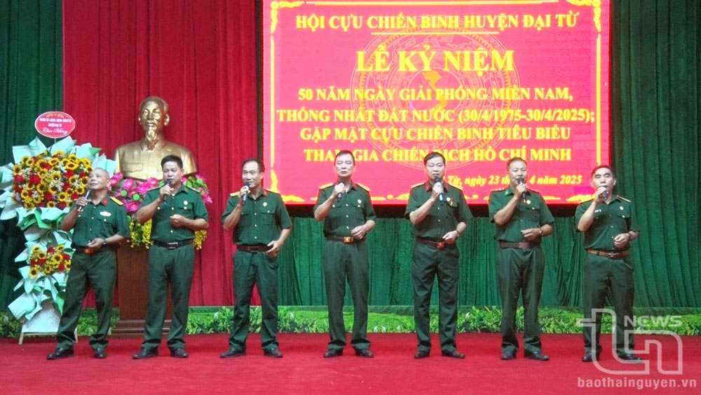 Tiết mục văn nghệ của các cựu chiến binh huyện Đại Từ tại Chương trình.