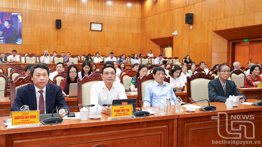 Các đại biểu dự Hội nghị.