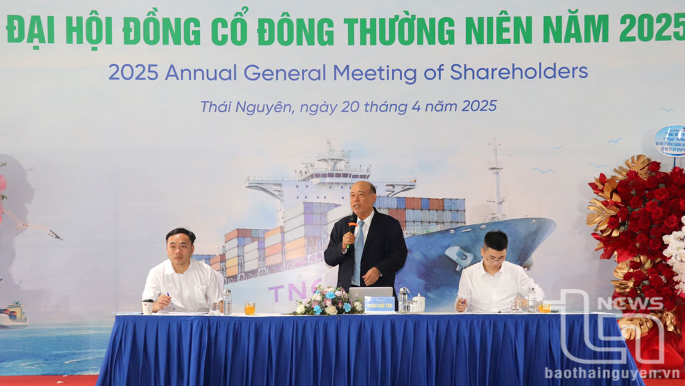 Ông Nguyễn Văn Thời, Chủ tịch Hội đồng Quản trị Công ty CP Đầu tư và Thương mại TNG phát biểu tại Đại hội.