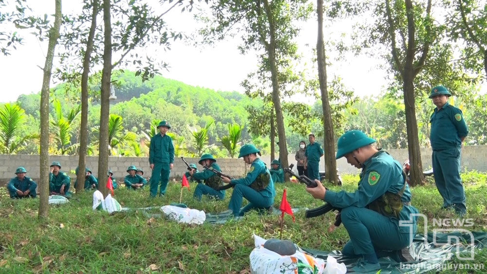 Các lực lượng huấn luyện với 2 nội dung chính đó là: Giáo dục chính trị, pháp luật và huấn luyện quân sự.