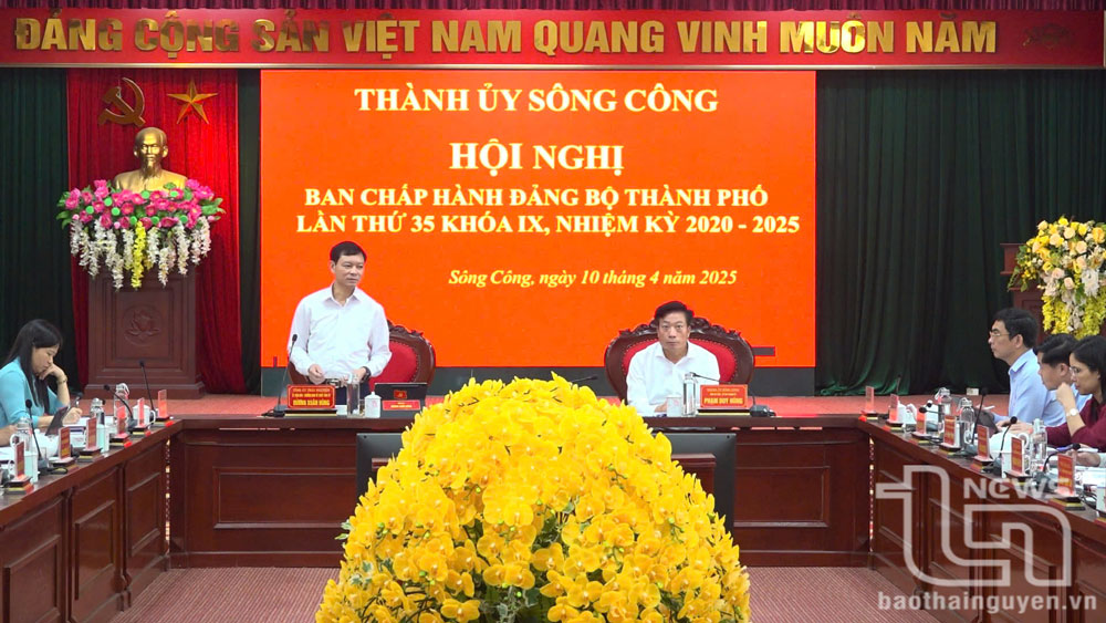 Tập trung lãnh đạo, chỉ đạo, triển khai đồng bộ các nhiệm vụ chính trị