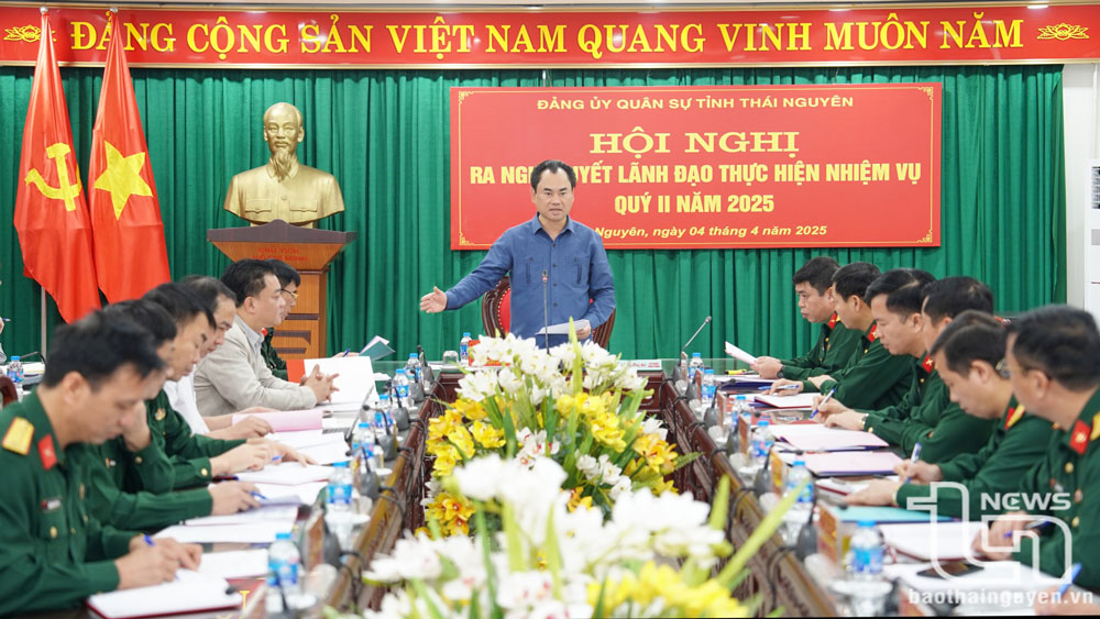 đồng chí Trịnh Việt Hùng, Ủy viên dự khuyết Trung ương Đảng, Bí thư Tỉnh ủy, Bí thư Đảng ủy Quân sự tỉnh Thái Nguyên, chủ trì Hội nghị