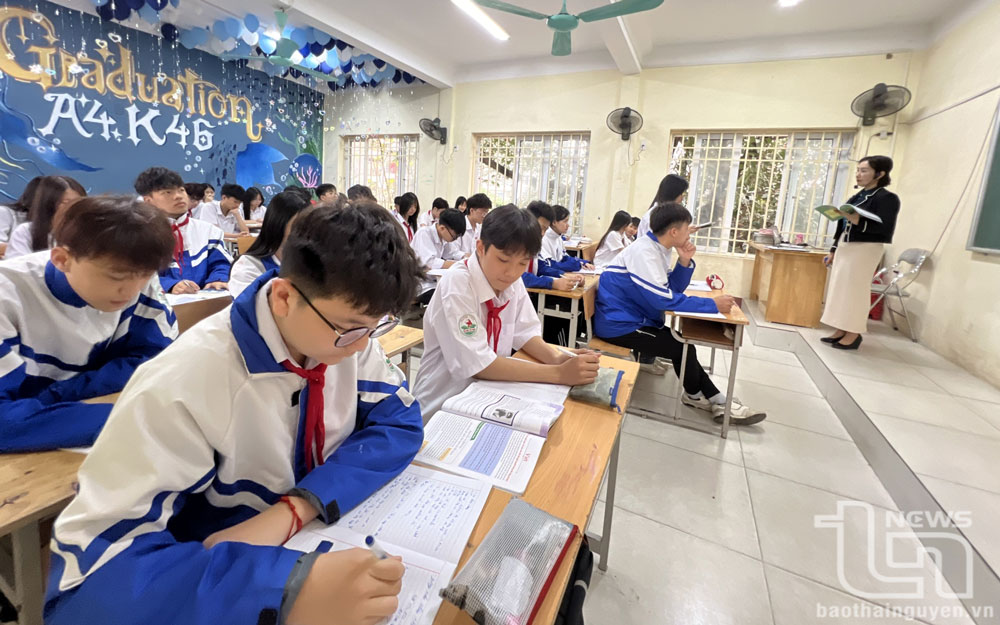 Giờ học của cô và trò Trường THCS Trưng Vương (TP. Thái Nguyên).