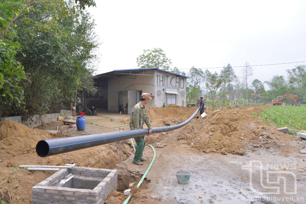 Mô hình thí điểm thu gom, xử lý nước thải sinh hoạt nông thôn tại xã Yên Ninh đang được đẩy nhanh tiến độ hoàn thiện.