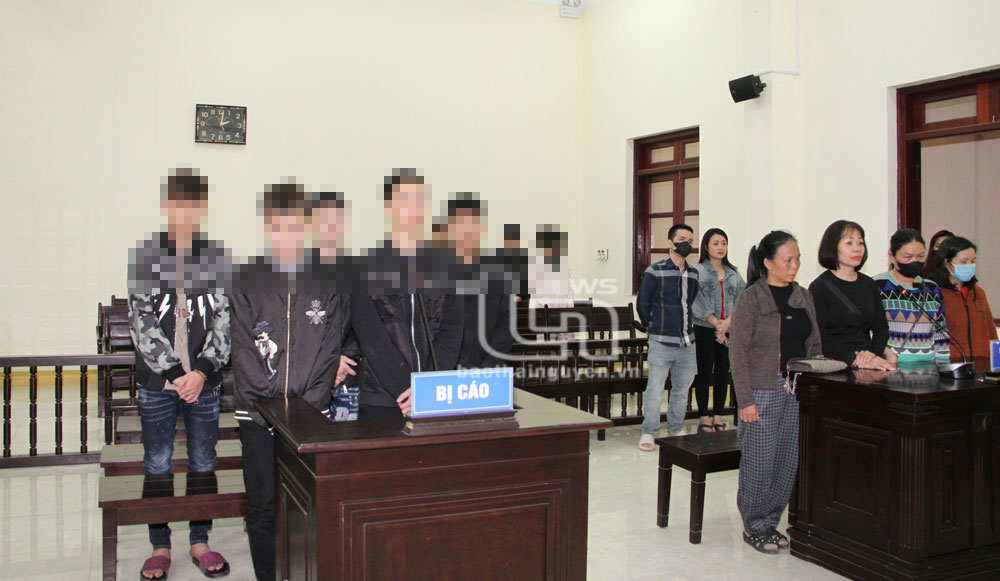 Tại phiên tòa, các bị cáo đều thể hiện sự ăn năn, hối hận về những hành vi của mình.