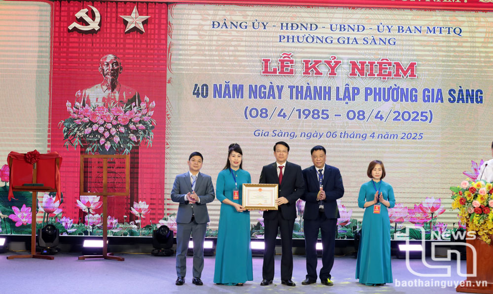 Đảng bộ, chính quyền và nhân dân phường Gia Sàng đã được nhận Bằng khen của UBND tỉnh.