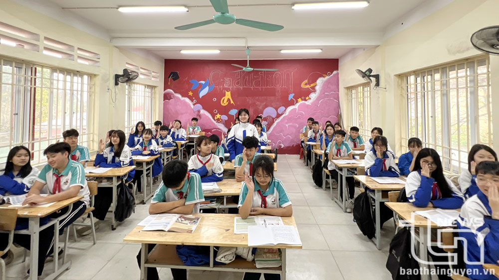 Học sinh Trường THCS Trưng Vương (TP. Thái Nguyên) trong giờ học.
