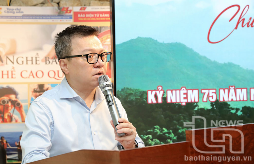 Đồng chí Lê Quốc Minh Ủy viên Trung ương Đảng, Tổng Biên tập Báo Nhân Dân, Phó Trưởng Ban Tuyên giáo và Dân vận Trung ương, Chủ tịch Hội Nhà báo Việt Nam phát biểu tại chuyến về nguồn.