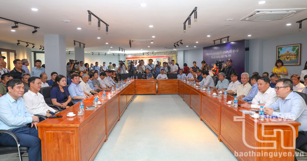 Các đại biểu tham dự Chương trình.