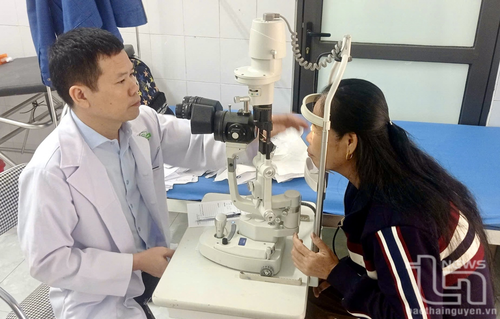 Đại Từ: Hơn 3.000 người cao tuổi được khám bệnh về mắt