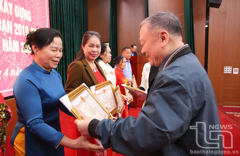 Biểu dương người cao tuổi tham gia xây dựng hệ thống chính trị cơ sở