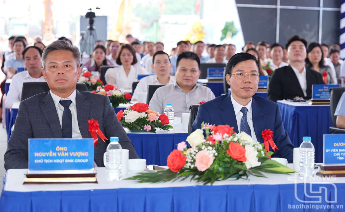 Các đại biểu dự buổi Lễ.