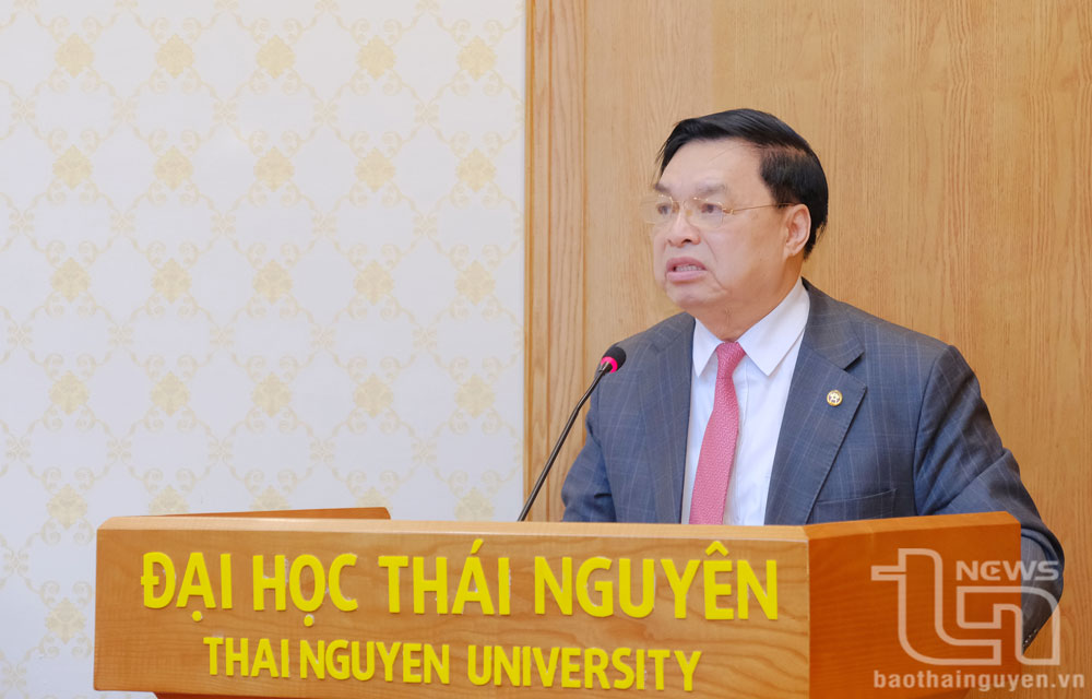 Đại diện Trung ương Hội Khuyến học Việt Nam phát biểu tại Hội thảo.