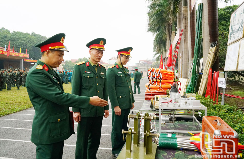 Lực lượng vũ trang tỉnh Thái Nguyên thường xuyên tổ chức các phong trào, hội thi sáng kiến, cải tiến kỹ thuật, trưng bày mô hình học cụ, đồ dùng huấn luyện... nhằm nâng cao chất lượng huấn luyện, khả năng sẵn sàng chiến đấu.