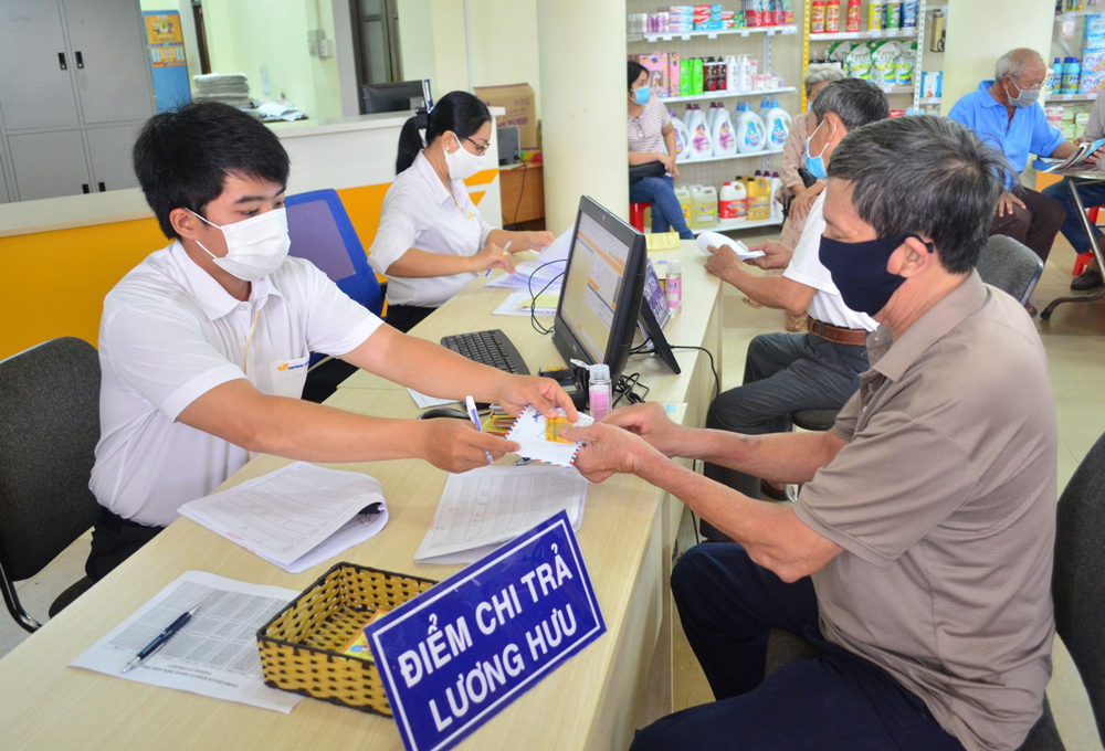 Chi trả lương hưu, trợ cấp bảo hiểm xã hội tháng 5 trước kỳ nghỉ lễ