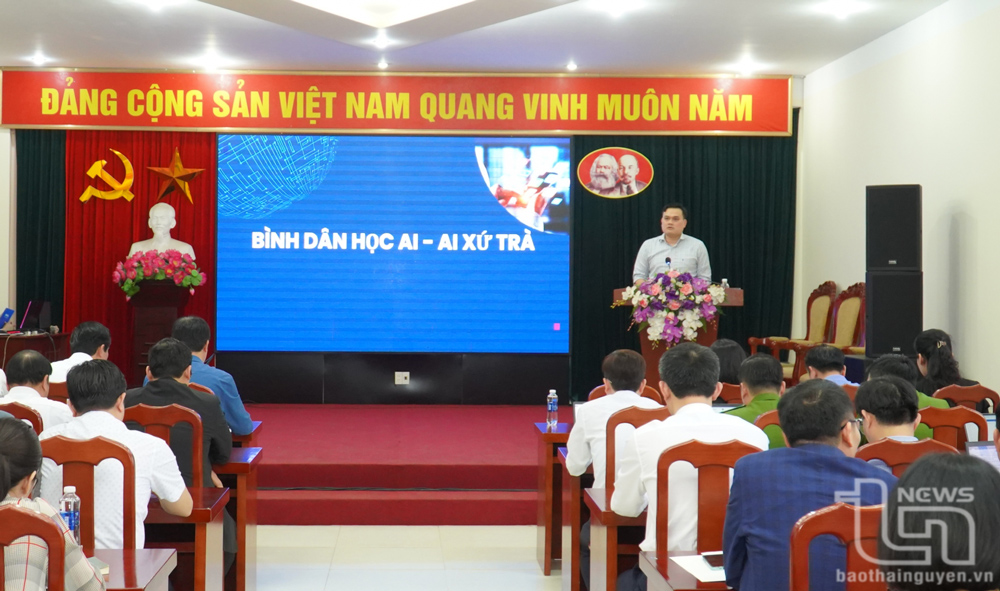 Môt buổi tập huấn “Bình dân học AI - AI xứ trà” do Sở Khoa học - Công nghệ phối hợp tổ chức.