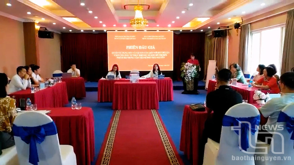 Toàn cảnh phiên đấu giá Dự án Khu đô thị mới, phố đi bộ trung tâm TP. Thái Nguyên.
