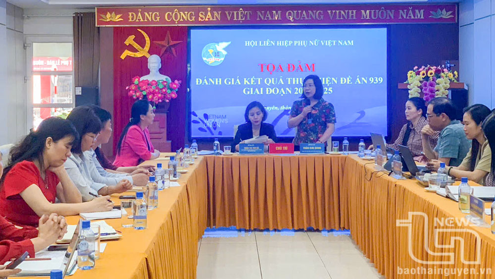 Các đại biểu dự tọa đàm.