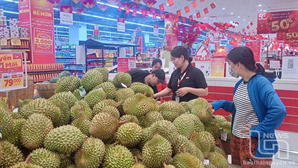 Siêu thị GO! Thái Nguyên tổ chức nhiều chương trình khuuyến mại, giảm giá đối với các mặt hàng nông sản, thực phẩm, góp phần kích cầu tiêu dùng.