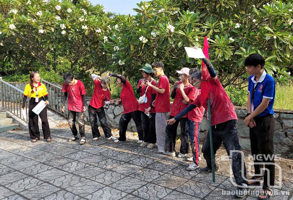 Nhiều hoạt động ý nghĩa được các cơ quan, đơn vị, trường học tổ chức tại Khu Di tích lịch sử Địa đạo Tam giác sắt.
