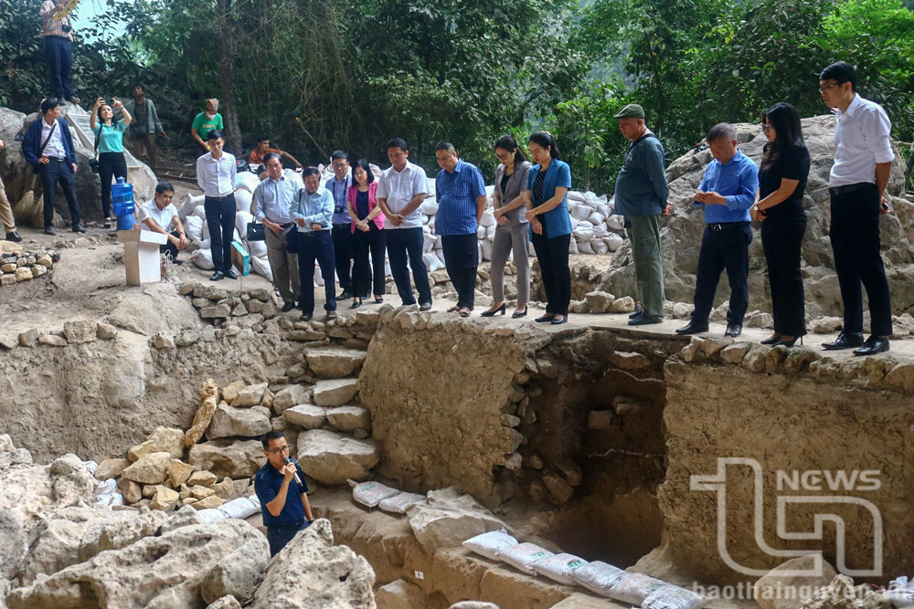 Tại hố khai quật của lớp văn hóa 6, các nhà khảo cổ học phát hiện được 2 mẩu xương cháy, minh chứng người tiền sử ở Thần Sa đã biết dùng lửa.