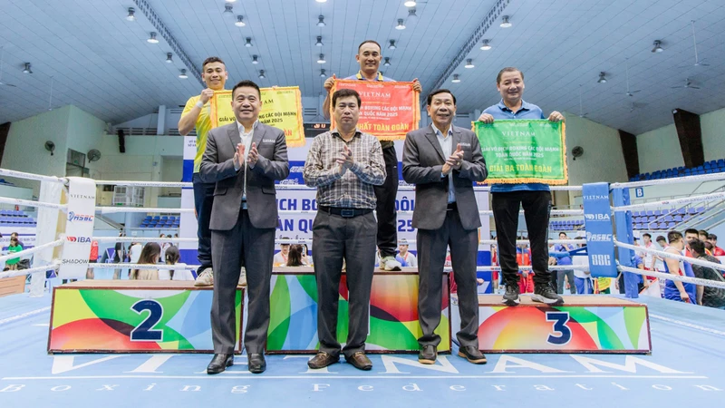 Quân đội giành ngôi Nhất toàn đoàn tại Giải vô địch Boxing các đội mạnh toàn quốc 