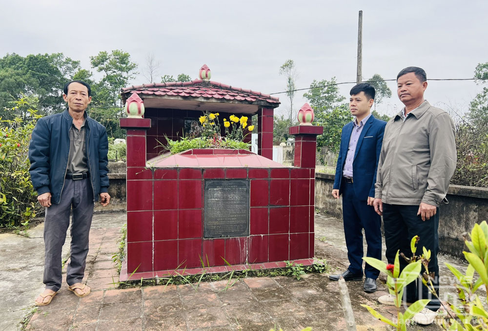 Cần tôn tạo mộ ông Tổ chè Tân Cương