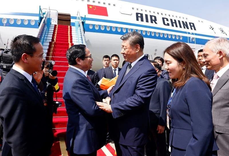 Thủ tướng Phạm Minh Chính ra sân bay tiễn Tổng Bí thư, Chủ tịch Trung Quốc Tập Cận Bình