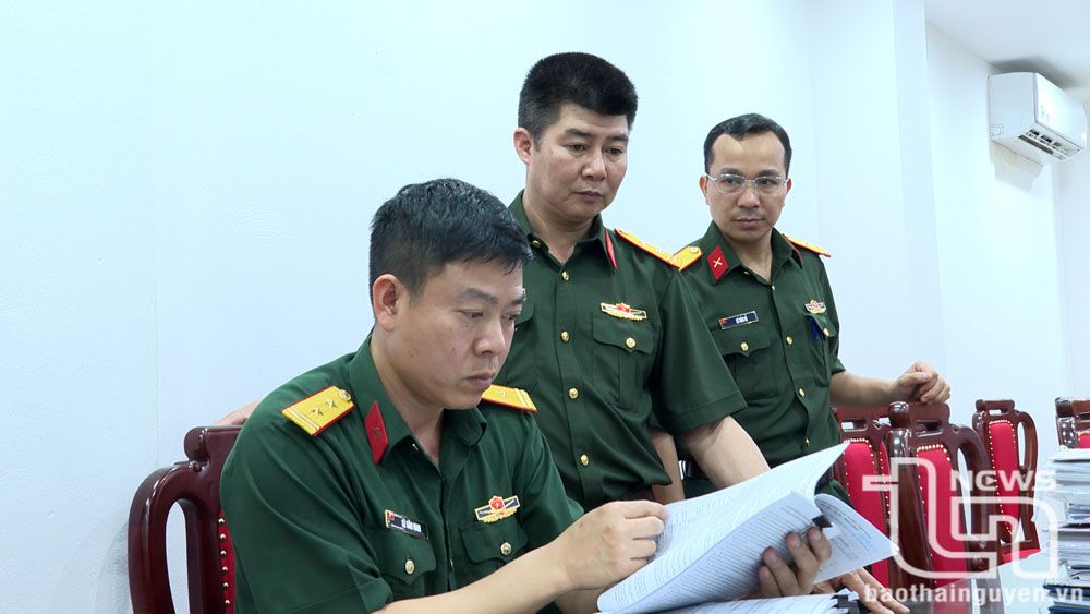 Ban Tuyển sinh quân sự Bộ Quốc phòng kiểm tra công tác tuyển sinh quân sự đối với cơ quan thường trực Bộ CHQS tỉnh.