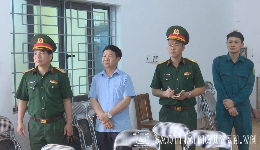 Kiểm tra công tác huấn luyện dân quân tự vệ tại Phổ Yên