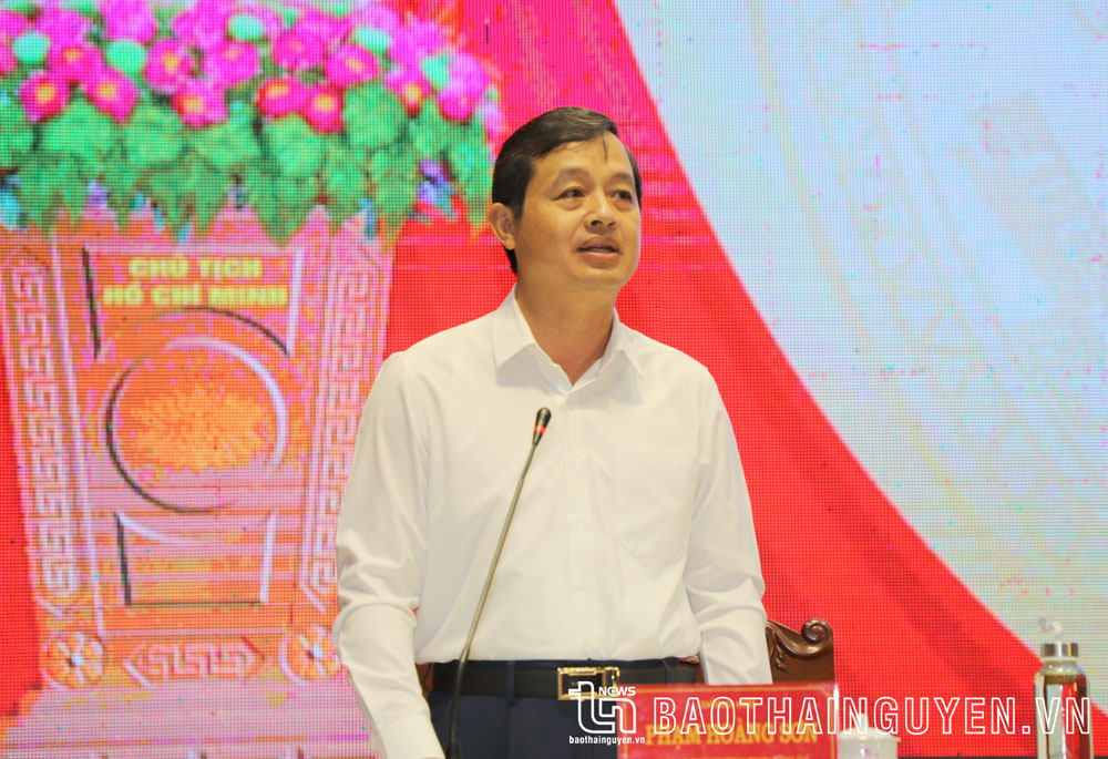 Đồng chí Phó Bí thư Thường trực Tỉnh ủy, Chủ tịch HĐND tỉnh Phạm Hoàng Sơn phát biểu tại Hội nghị đối thoại.