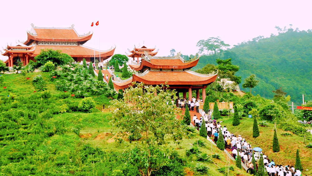 Địa chỉ đỏ trên đỉnh đèo cách mạng