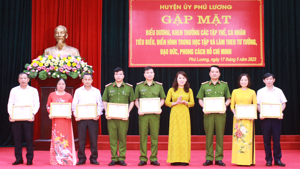Phú Lương: Biểu dương các điển hình tiên tiến trong học tập và làm theo Bác
