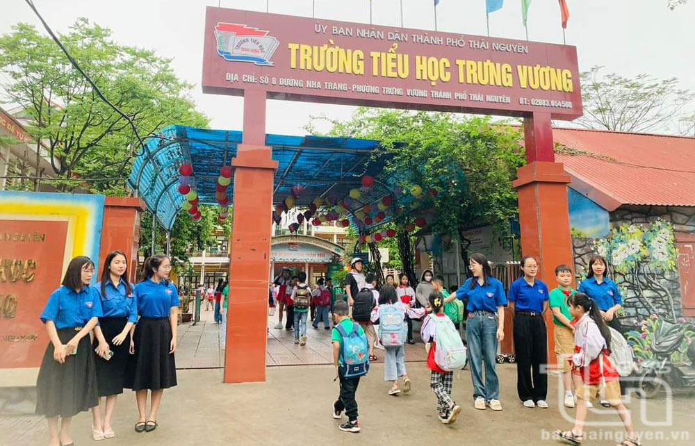 Thanh niên xung kích xây dựng văn hóa giao thông