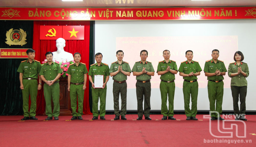 Bồi dưỡng kiến thức cho trưởng và phó trưởng công an xã