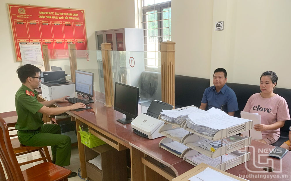 Bám cơ sở, giữ bình yên cho nhân dân
