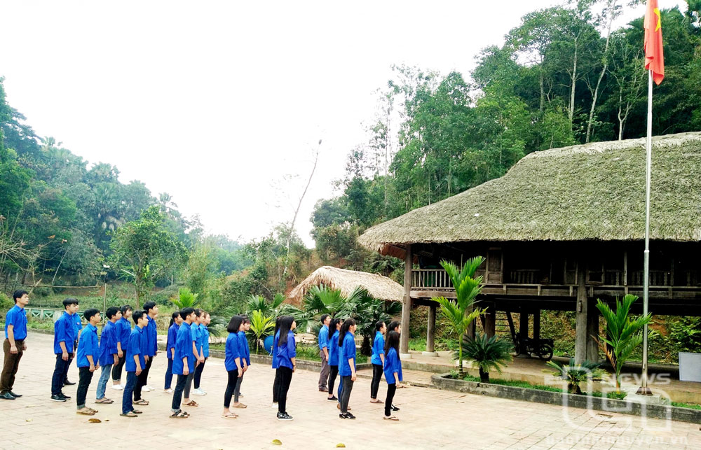 Tháng Năm về Khau Tý