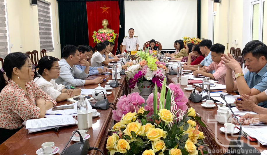 Kiểm tra việc bảo vệ môi trường trong chăn nuôi tại TP. Sông Công