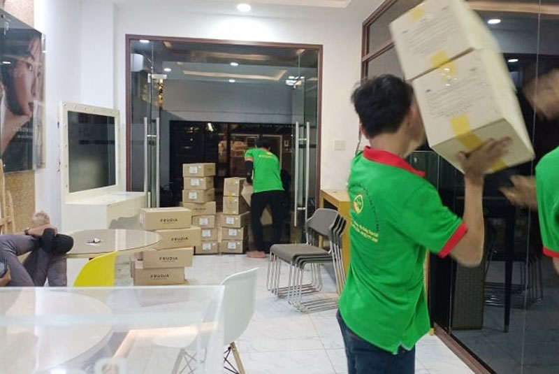 Dịch vụ bốc xếp hàng hóa trọn gói, nhanh chóng của Chuyển Nhà 24H tại Lào Cai