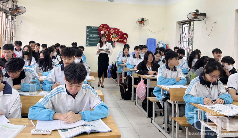 Học sinh Trường THPT Ngô Quyền (TP. Thái Nguyên) tập trung ôn luyện cho Kỳ thi tốt nghiệp THPT và tuyển sinh vào đại học, cao đẳng năm 2024.