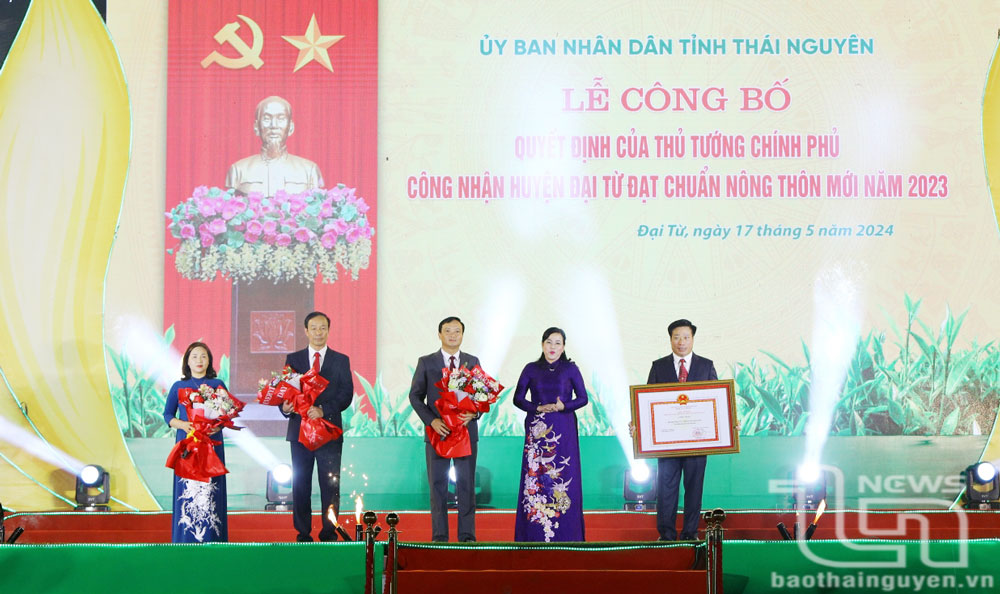 Công bố Quyết định huyện Đại Từ đạt chuẩn nông thôn mới