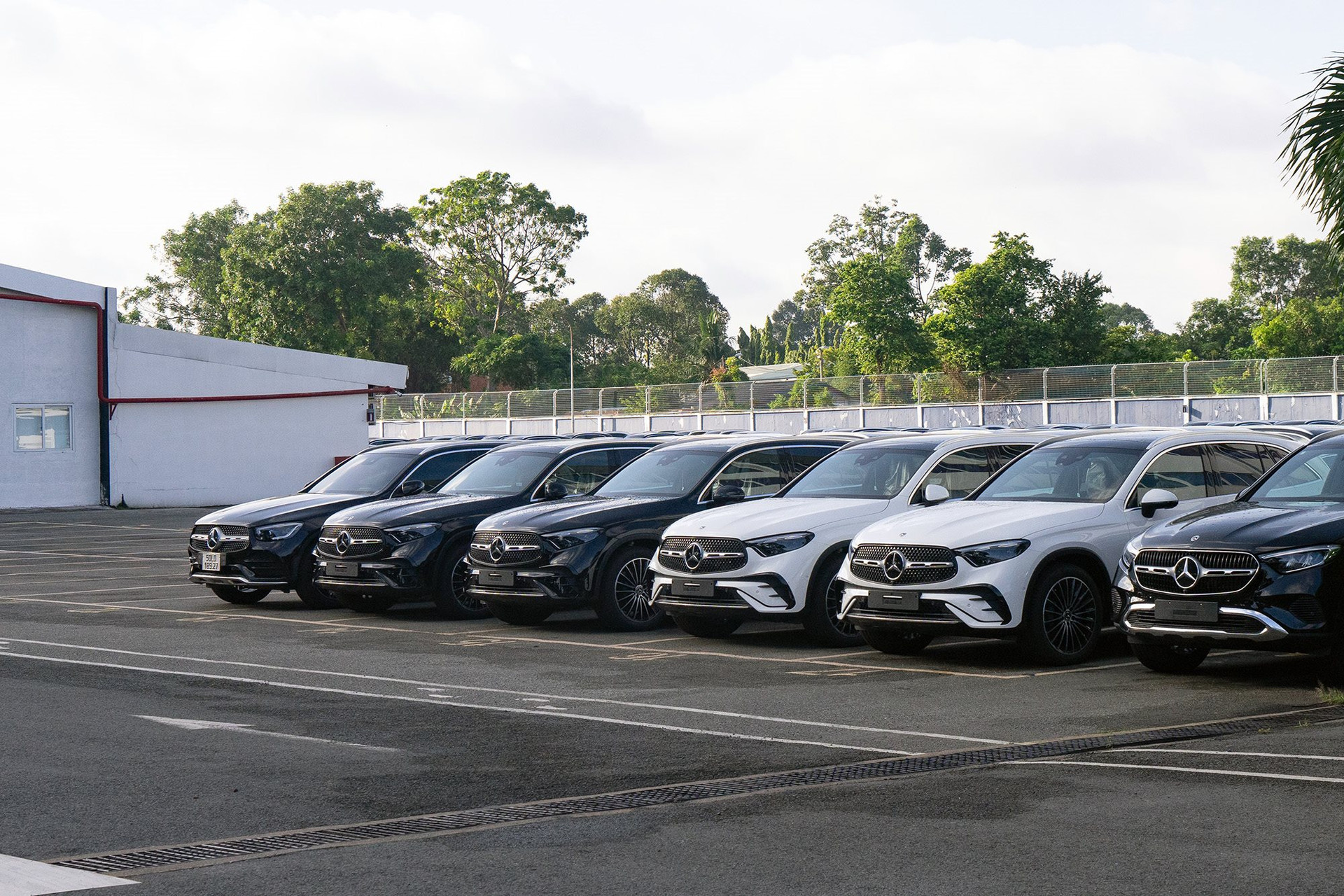 Hàng loạt xe GLC và C-Class tại Việt Nam cần khắc phục lỗi cầu chì