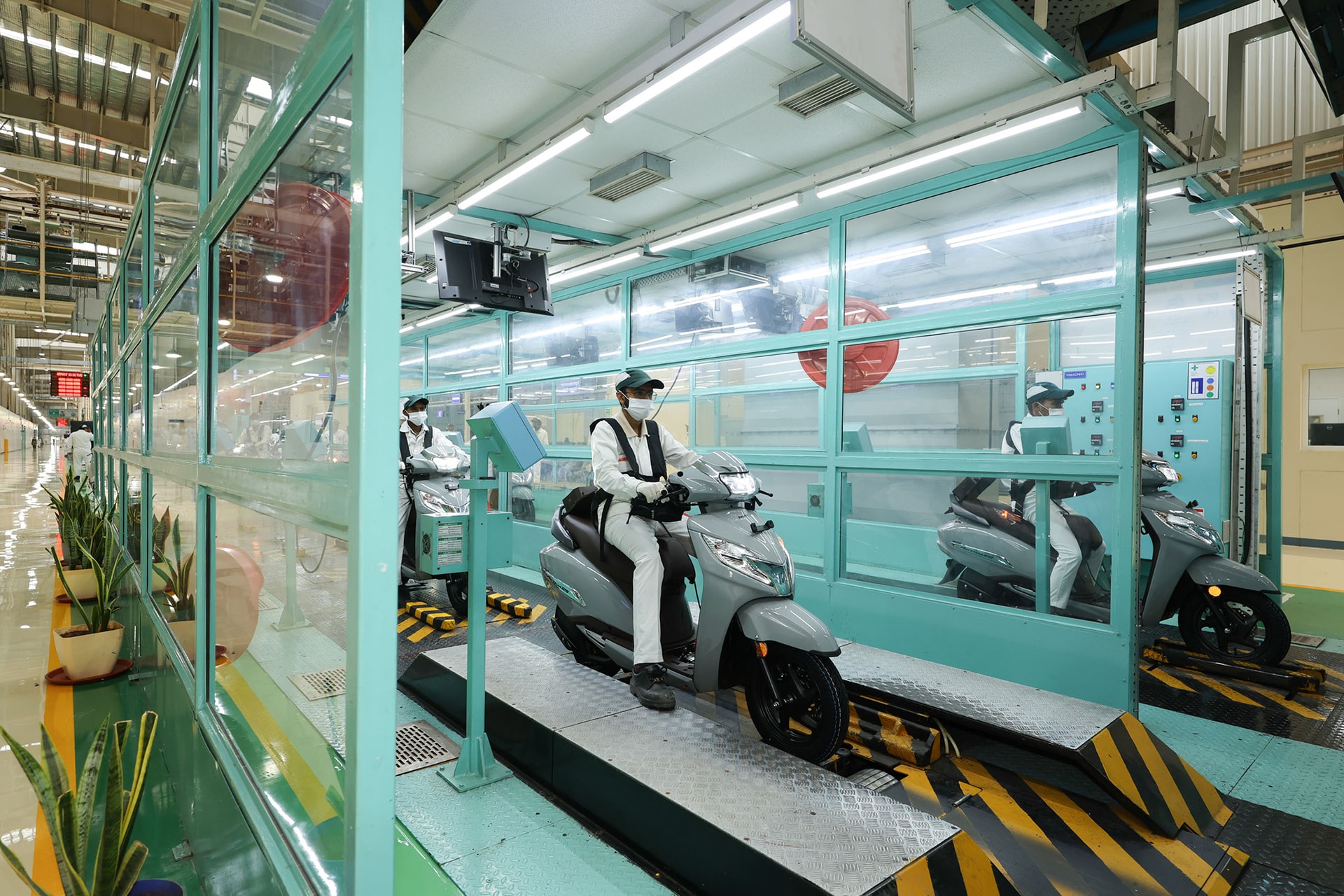 Sản xuất xe máy Honda tại Ấn Độ. Ảnh: Hoàng Linh