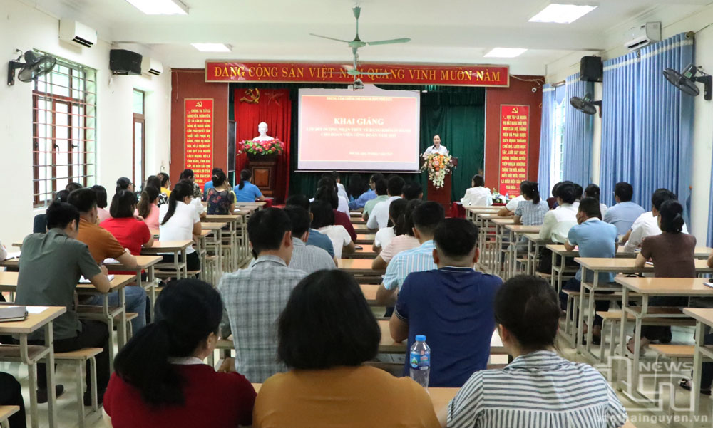 88 người lao động trong các doanh nghiệp được bồi dưỡng nhận thức về Đảng