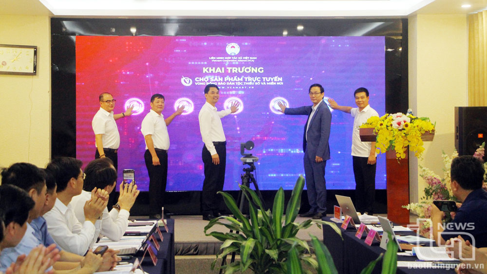 Khai trương chợ sản phẩm trực tuyến cho hợp tác xã