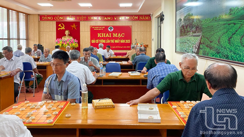 Giải cờ tướng với sự tham gia của 36 kỳ thủ là hội viên người cao tuổi